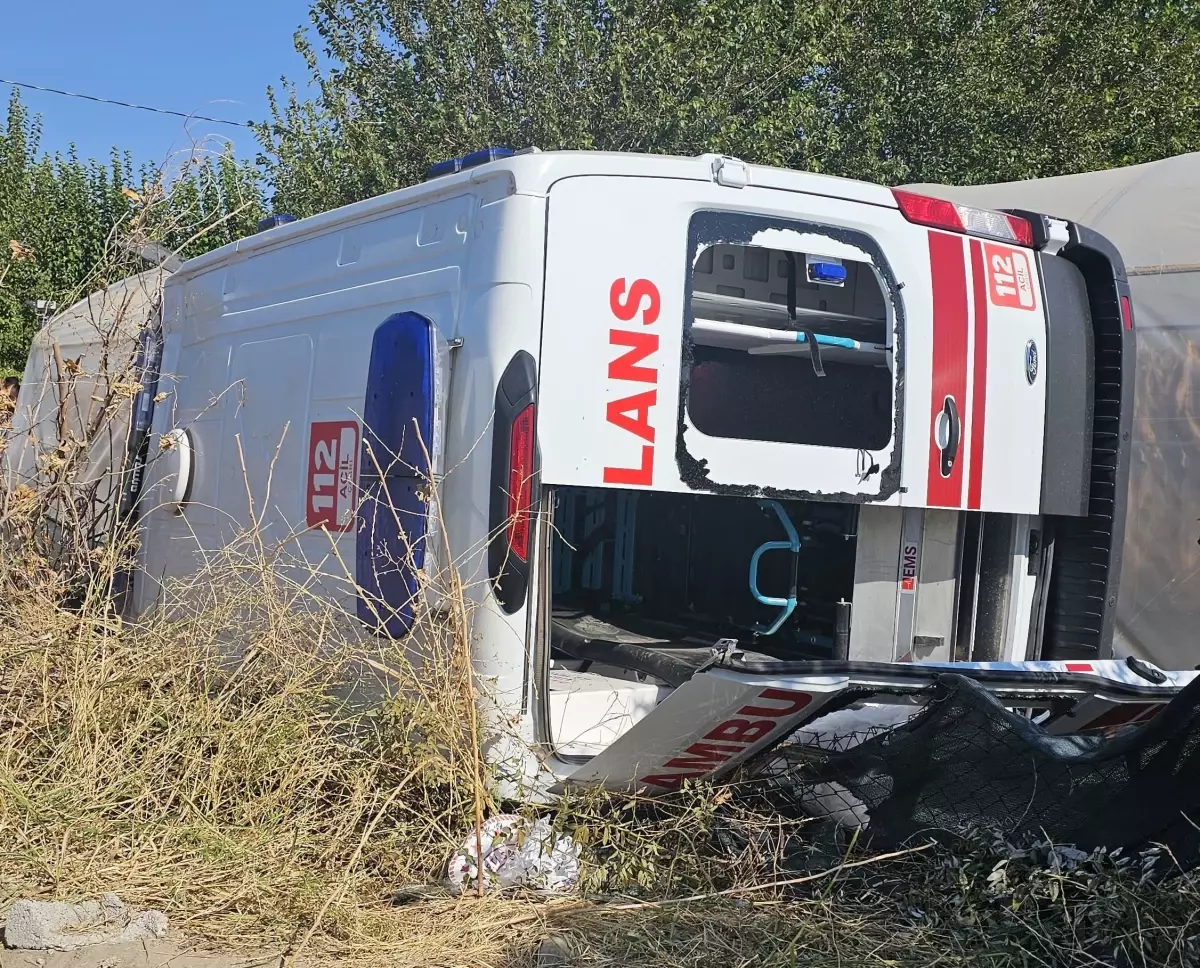 Ambulansta Kaza: 6 Yaralı