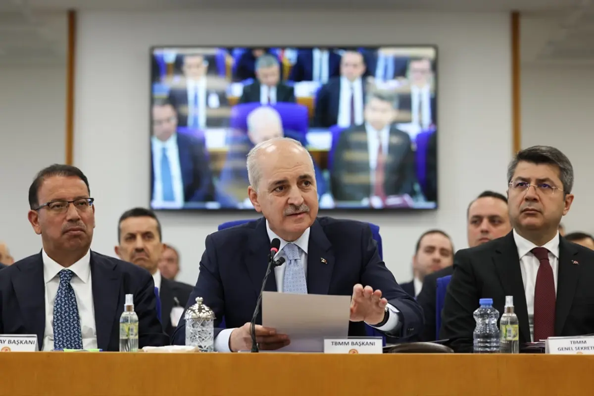 Bütçe Komisyonu’nda Numan Kurtulmuş salonu terk etti: Bu çok ağır bir hakaret