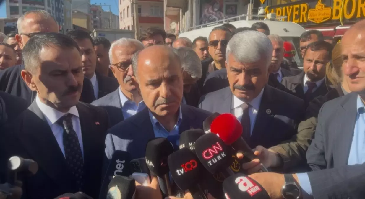 Kocaeli’de Çöken Bina: 627 Kişi Müdahale Ediyor