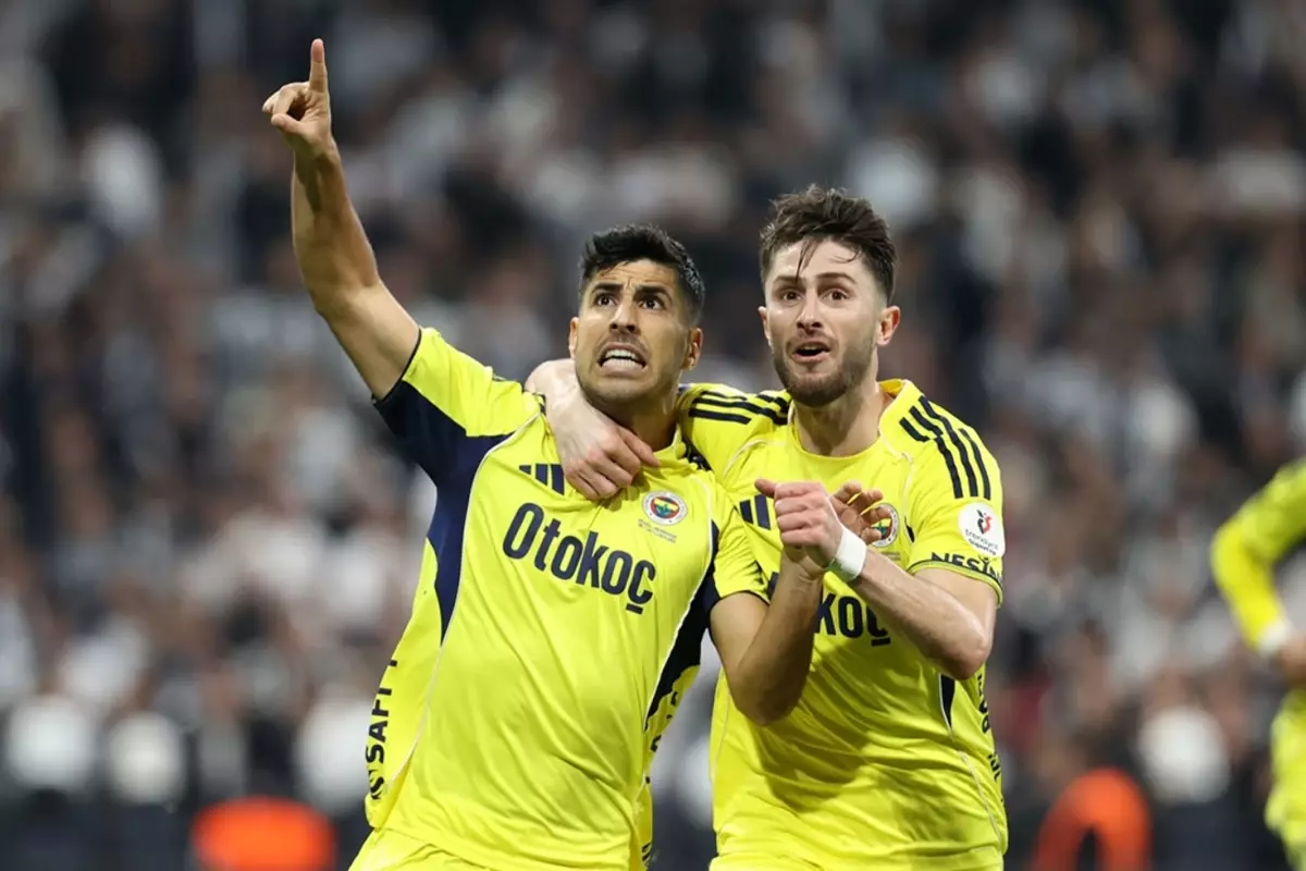 5 gol, 2 kırmızı kart çıkan tarihi derbide Fenerbahçe 2-0’dan geri dönüp Beşiktaş’ı devirdi