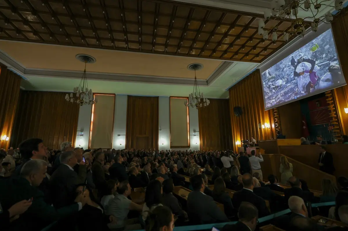 Özgür Özel: ‘İmamoğlu’nu Cumhurbaşkanı Yapacağız’