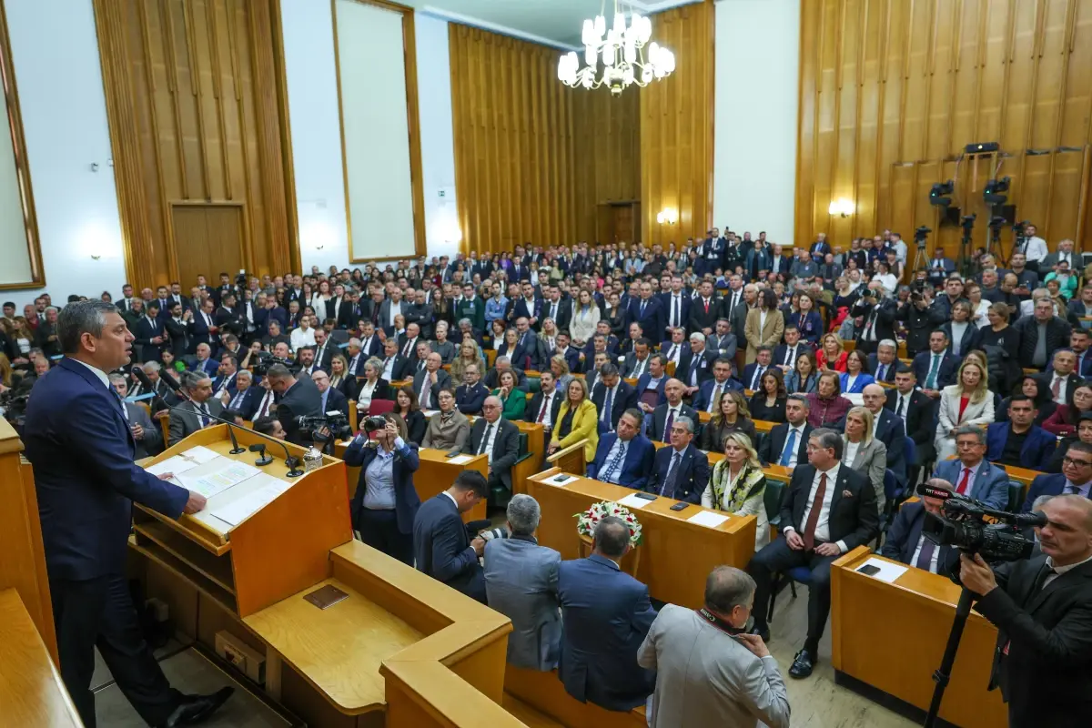 Özgür Özel: İsteyen her kanalın canlı vereceği yargılama istiyoruz