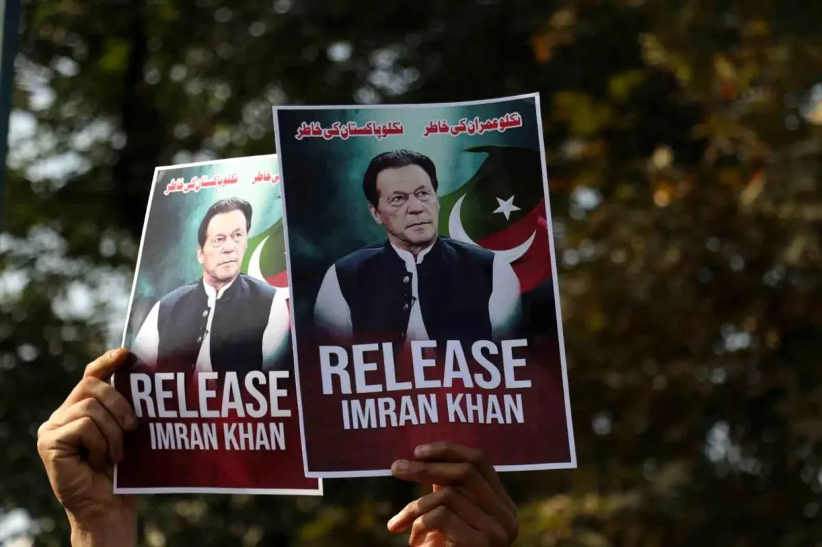 Imran Khan ve Eşi 17 Yıl Hapis Cezası Aldı