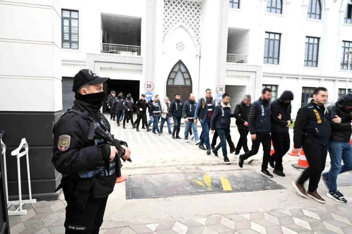 Sahte Çağrı Merkezi Operasyonu: 18 Tutuklama