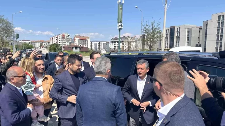 CHP Genel Başkanı Özel, tutuklu Mustafa Bozbey’i cezaevinde ziyaret etti