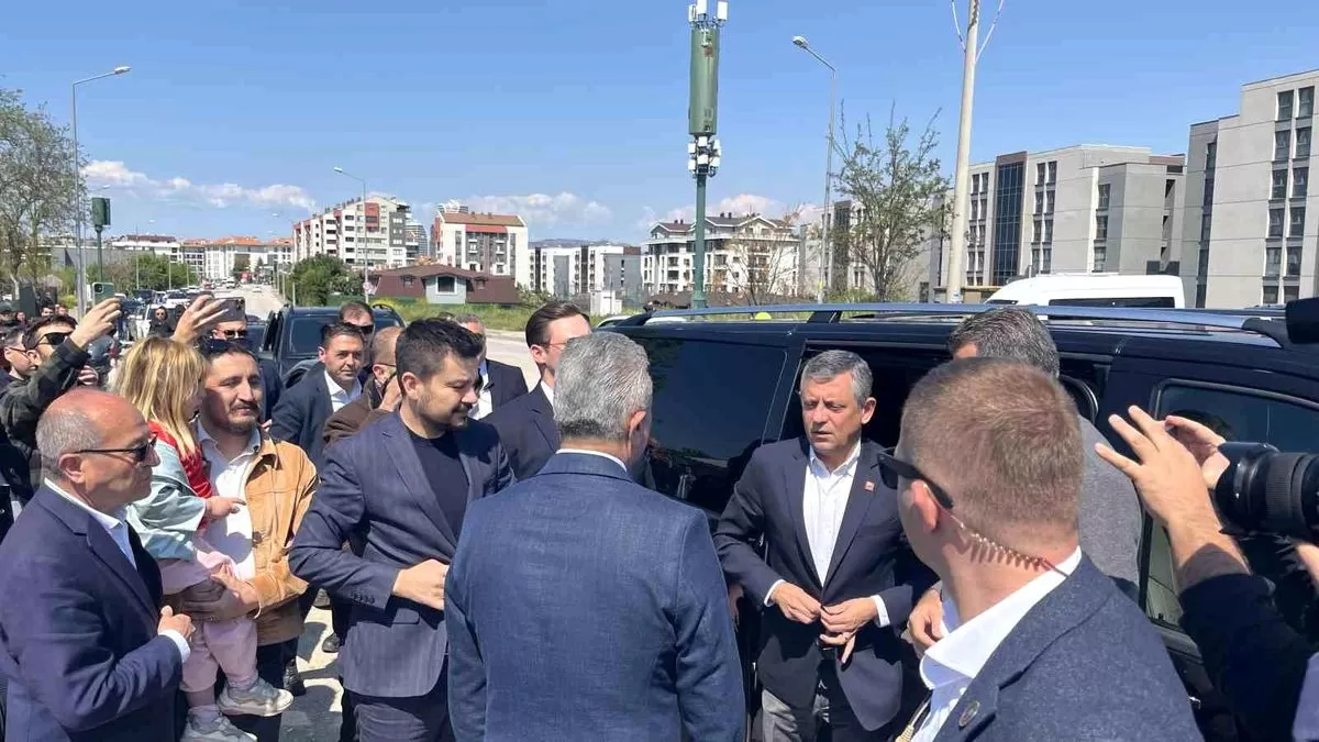 CHP Genel Başkanı Özel, tutuklu Mustafa Bozbey’i cezaevinde ziyaret etti