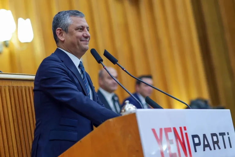 Özgür Özel, satıp gidenlere ‘hain’, onları satın alanlara ‘milli irade hırsızı’ dedi